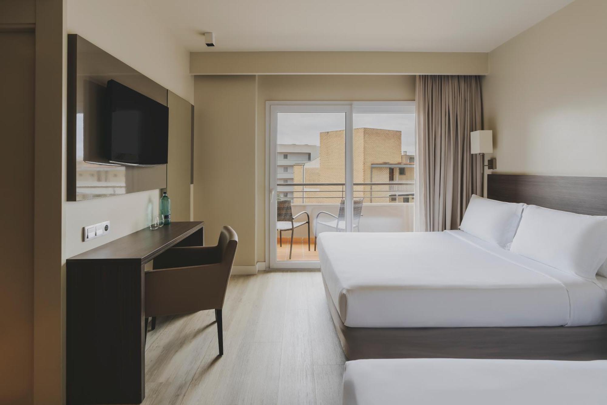 Hotel Spa Mediterraneo Park Roses Room photo