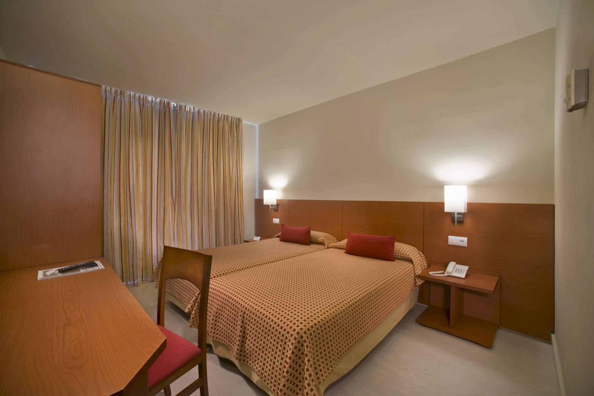 Hotel Spa Mediterraneo Park Roses Exterior photo